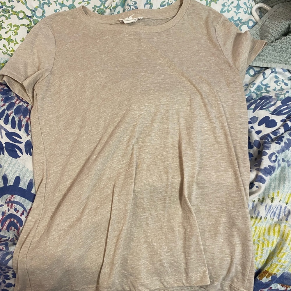 FOREVER 21 beige comfy tshirt.
